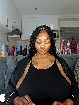 Snapshot of Yung-Missy chatting on June 2026 02:47:02 AM Yung-Missy online show from June 2026 02:47:02 AM