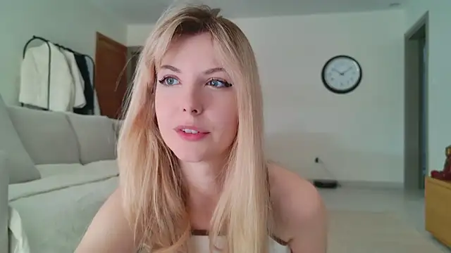 Cassycum online show from March 2025 02:08:01 PM