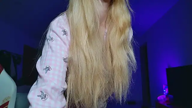 Cassycum online show from October 2025 07:11:01 PM