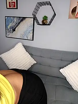 Amber Etan online show from February 2026 02:15:01 PM