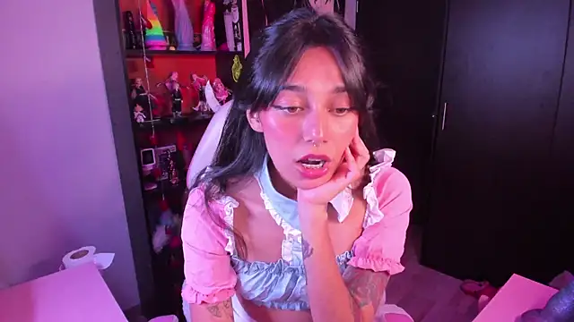 amber yull online show from April 2026 02:37:02 AM