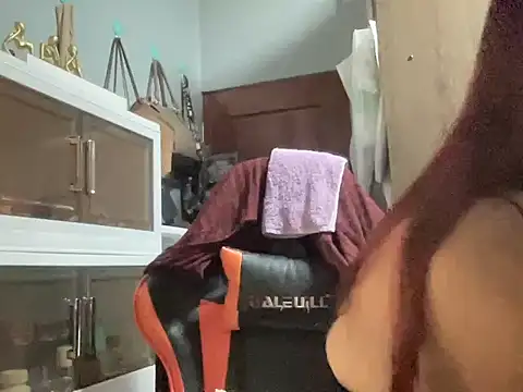 UrLove Marga online show from November 2025 10:37:02 PM