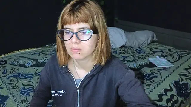 Carlafoxxx online show from November 2025 02:28:01 PM