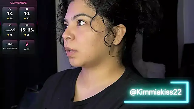 kimmiakiss22 online show from October 2025 08:52:01 PM