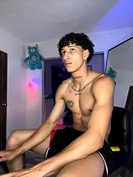 Snapshot of mike_casseano chatting on October 2025 02:01:02 AM mike casseano online show from October 2025 02:01:02 AM