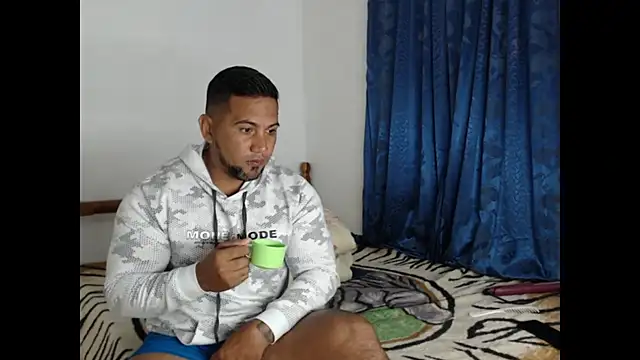 Snapshot of lover_1994 chatting on January 2025 11:35:01 AM lover 1994 online show from January 2025 11:35:01 AM