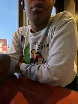 Snapshot of Lilli_Lovely chatting on December 2024 10:54:02 PM Lilli Lovely online show from December 2024 10:54:02 PM