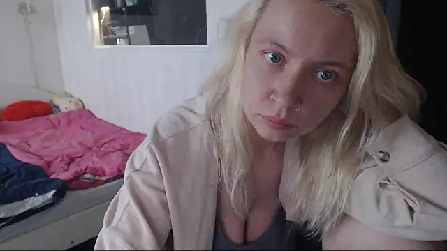 Snapshot of amanda_kiss_kiss chatting on October 2025 12:42:02 PM amanda kiss kiss online show from October 2025 12:42:02 PM