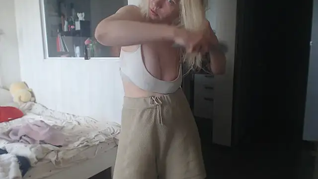 amanda kiss kiss online show from April 2026 10:43:01 AM