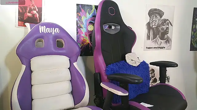 IM MAYA online show from January 2025 07:38:01 PM