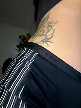 Snapshot of Valery_rhoades chatting on December 2025 05:03:02 AM Valery rhoades online show from December 2025 05:03:02 AM