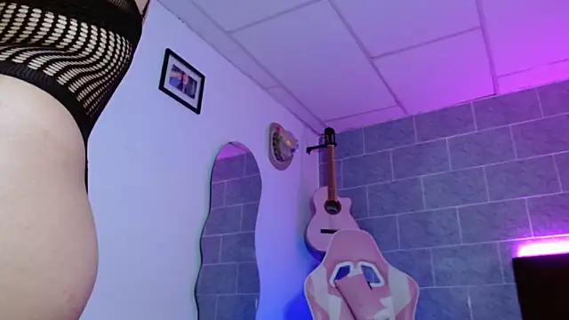 Dakota bumm online show from April 2026 06:01:02 PM