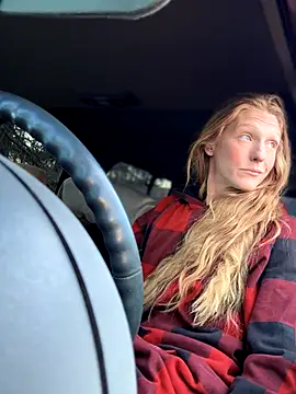 GoldenFlameGoddess online show from September 2025 02:33:02 PM