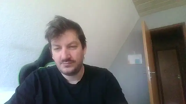 Golffahrer1982 online show from October 2025 10:28:02 AM