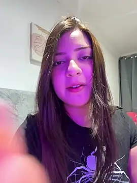 Zoe Lennoxx online show from June 2026 11:13:01 PM