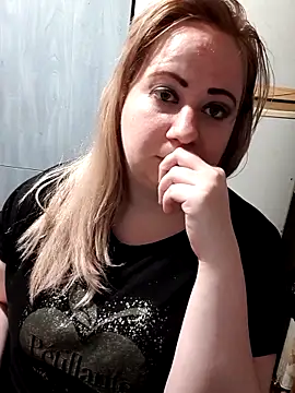 D Marinna online show from February 2026 07:04:01 PM