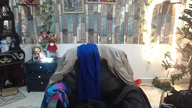 KarimaSarabe online show from December 2025 08:51:01 PM