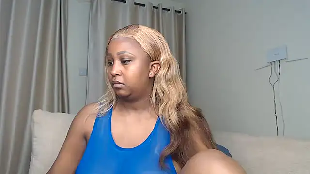 NIKKIE LOVE online show from October 2025 01:16:01 AM