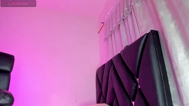 stephany doll  online show from October 2025 04:13:01 AM