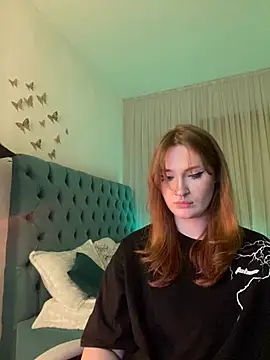  Chlo  e online show from February 2025 03:45:02 AM