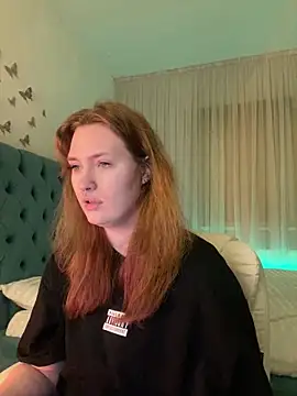  Chlo  e online show from February 2025 11:15:01 PM