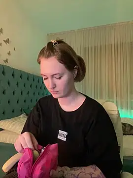  Chlo  e online show from March 2025 11:26:01 PM