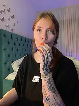  Chlo  e online show from March 2025 11:27:02 PM