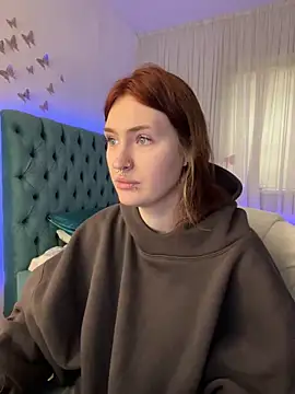  Chlo  e online show from October 2025 10:49:02 AM