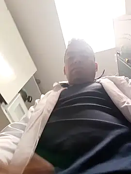 Diego leon27 online show from November 2025 06:43:02 PM