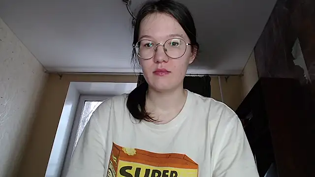 Snapshot of MiriamOr chatting on January 2025 07:35:01 AM MiriamOr online show from January 2025 07:35:01 AM