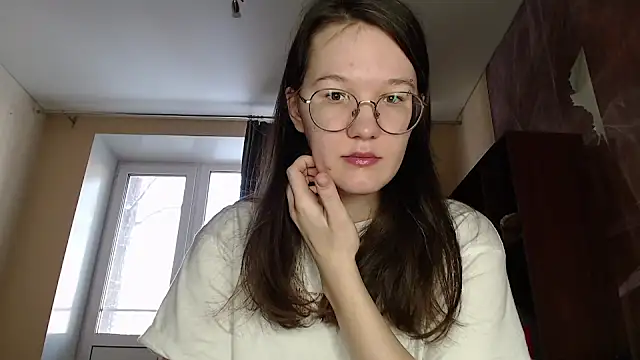 Snapshot of MiriamOr chatting on February 2025 07:26:02 AM MiriamOr online show from February 2025 07:26:02 AM