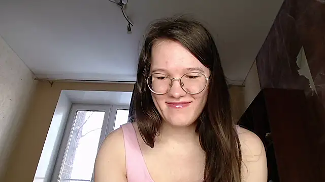 Snapshot of MiriamOr chatting on February 2025 10:20:02 AM MiriamOr online show from February 2025 10:20:02 AM