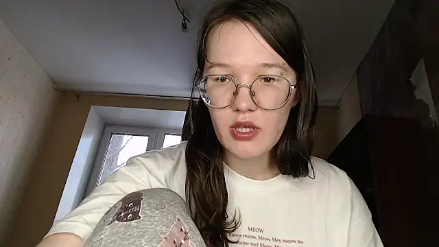 Snapshot of MiriamOr chatting on February 2025 11:07:02 AM MiriamOr online show from February 2025 11:07:02 AM