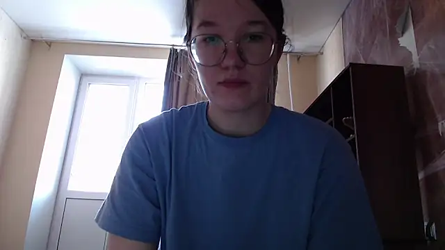 Snapshot of MiriamOr chatting on February 2025 07:13:02 AM MiriamOr online show from February 2025 07:13:02 AM