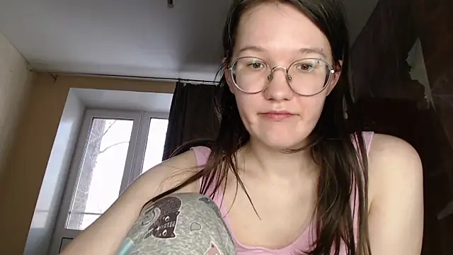 Snapshot of MiriamOr chatting on February 2025 10:28:01 AM MiriamOr online show from February 2025 10:28:01 AM