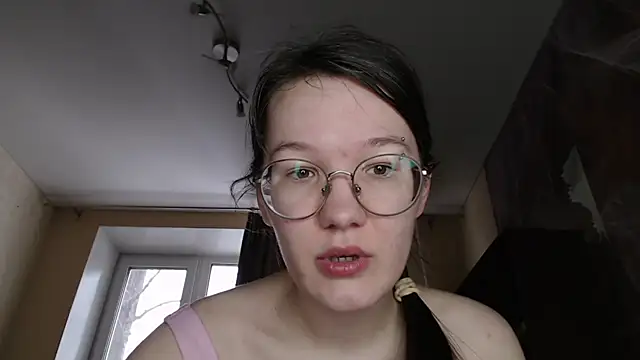 Snapshot of MiriamOr chatting on February 2025 07:16:02 AM MiriamOr online show from February 2025 07:16:02 AM