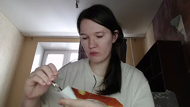 Snapshot of MiriamOr chatting on February 2025 07:17:01 AM MiriamOr online show from February 2025 07:17:01 AM