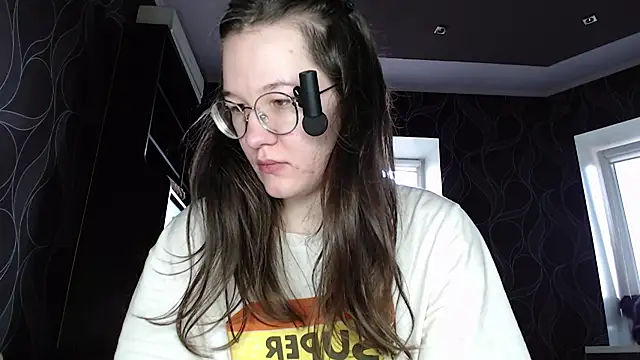 Snapshot of MiriamOr chatting on March 2025 07:48:01 AM MiriamOr online show from March 2025 07:48:01 AM