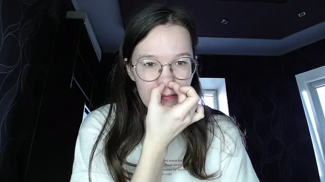 Snapshot of MiriamOr chatting on March 2025 07:55:02 AM MiriamOr online show from March 2025 07:55:02 AM