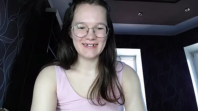 Snapshot of MiriamOr chatting on March 2025 11:01:02 AM MiriamOr online show from March 2025 11:01:02 AM