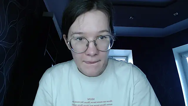 Snapshot of MiriamOr chatting on March 2025 08:26:01 AM MiriamOr online show from March 2025 08:26:01 AM