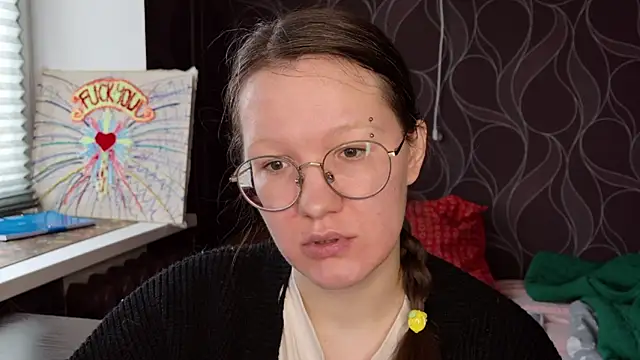 Snapshot of MiriamOr chatting on October 2025 07:50:02 AM MiriamOr online show from October 2025 07:50:02 AM