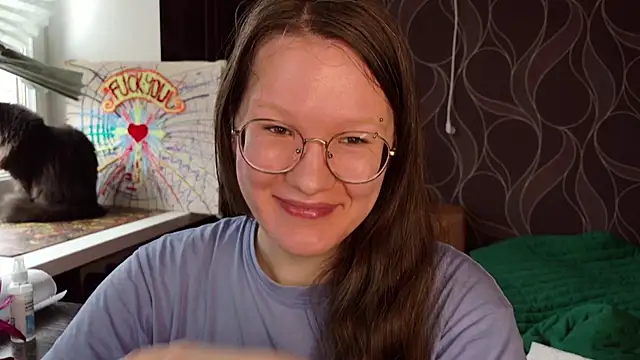 Snapshot of MiriamOr chatting on October 2025 08:02:02 AM MiriamOr online show from October 2025 08:02:02 AM