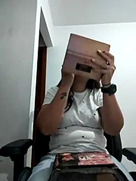 Snapshot of Mia_Hampton chatting on January 2026 08:25:02 PM Mia Hampton online show from January 2026 08:25:02 PM