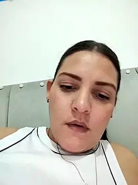 Snapshot of Mia_Hampton chatting on January 2026 11:43:02 PM Mia Hampton online show from January 2026 11:43:02 PM