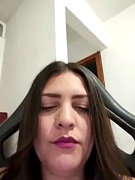 Snapshot of Mia_Hampton chatting on February 2026 09:18:02 PM Mia Hampton online show from February 2026 09:18:02 PM