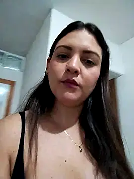 Snapshot of Mia_Hampton chatting on February 2026 07:10:01 PM Mia Hampton online show from February 2026 07:10:01 PM