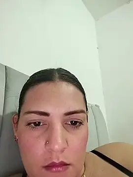 Snapshot of Mia_Hampton chatting on May 2026 06:37:02 PM Mia Hampton online show from May 2026 06:37:02 PM