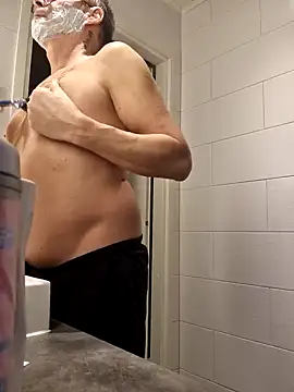 Snapshot of DarrenSullivanSlut chatting on December 2024 07:17:01 AM DarrenSullivanSlut online show from December 2024 07:17:01 AM