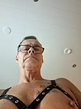 Snapshot of DarrenSullivanSlut chatting on December 2024 08:23:02 AM DarrenSullivanSlut online show from December 2024 08:23:02 AM